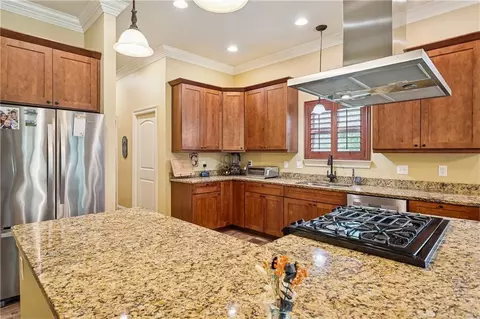 Kitchen - 929 W 17th Ave, Covington, LA 70433 photo 2 of 2
