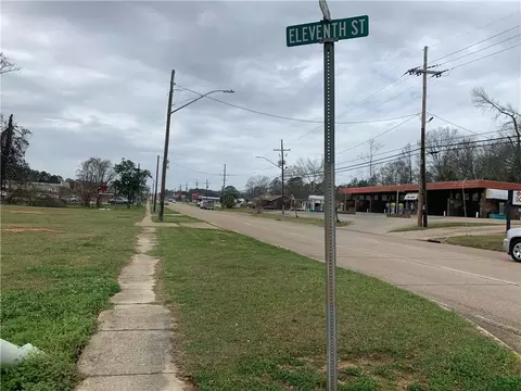 702 Avenue G Ave, Kentwood, LA 70444