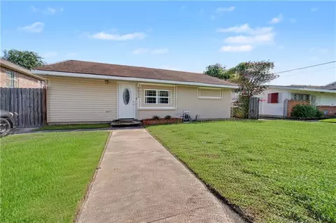 5823 Debore Dr, New Orleans, LA 70126