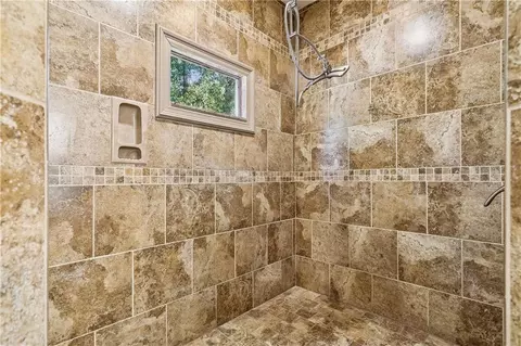 Bath - 424 E Magee St, Covington, LA 70433 photo 3 of 3