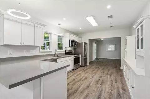 Kitchen - 424 E Magee St, Covington, LA 70433 photo 1 of 1