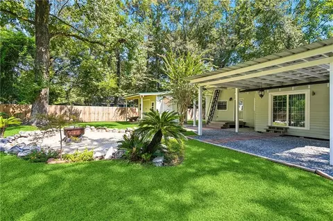 Exterior - 424 E Magee St, Covington, LA 70433 photo 9 of 13