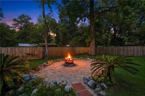 Exterior - 424 E Magee St, Covington, LA 70433 photo 6 of 13