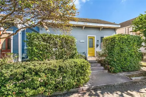 933 Pleasant St, New Orleans, LA 70115