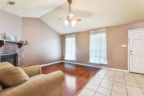 Living - 2022 Oriole St, Slidell, LA 70460 photo 5 of 7
