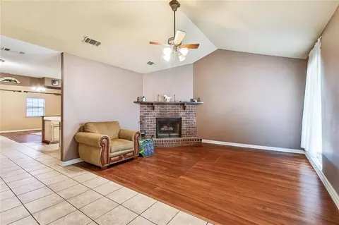 Living - 2022 Oriole St, Slidell, LA 70460 photo 4 of 7