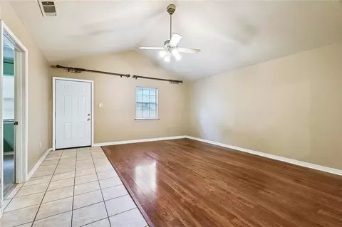 Living - 2022 Oriole St, Slidell, LA 70460 photo 2 of 7