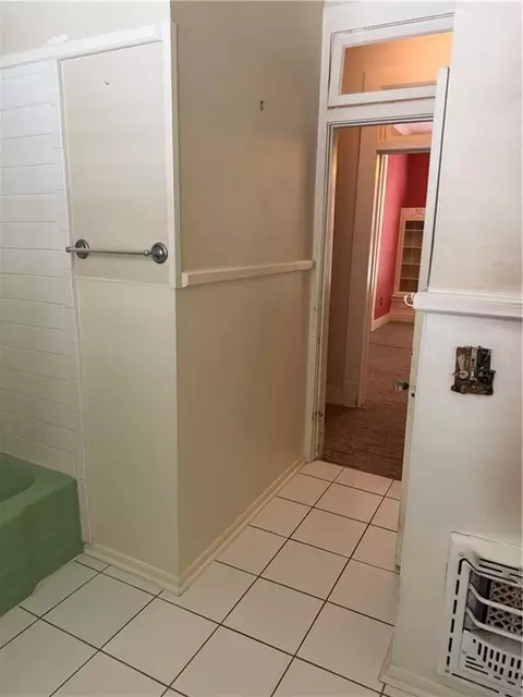 Bath - 507 E Thomas St, Hammond, LA 70401 photo 3 of 5