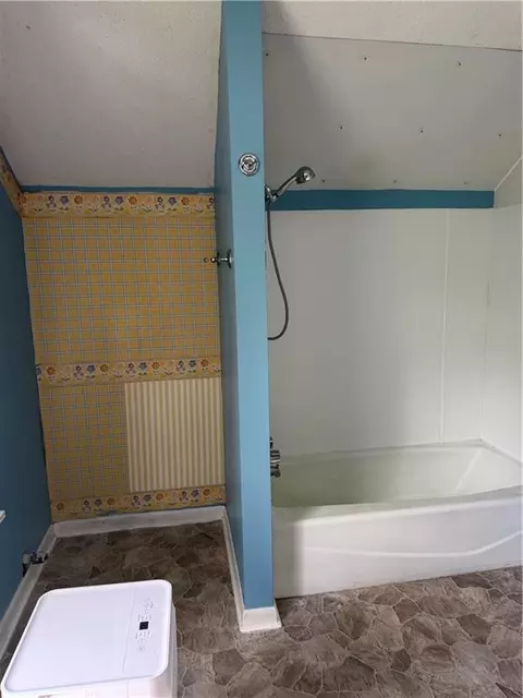 Bath - 507 E Thomas St, Hammond, LA 70401 photo 4 of 5