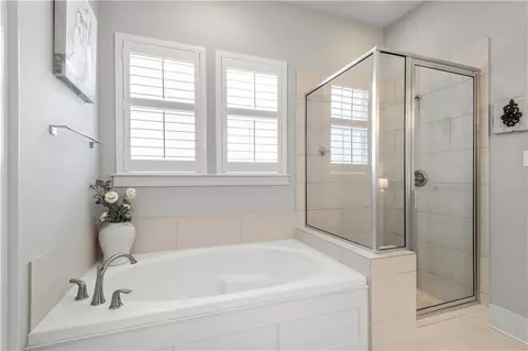 Bath - 705 S Corniche Du Lac, Covington, LA 70433 photo 3 of 4