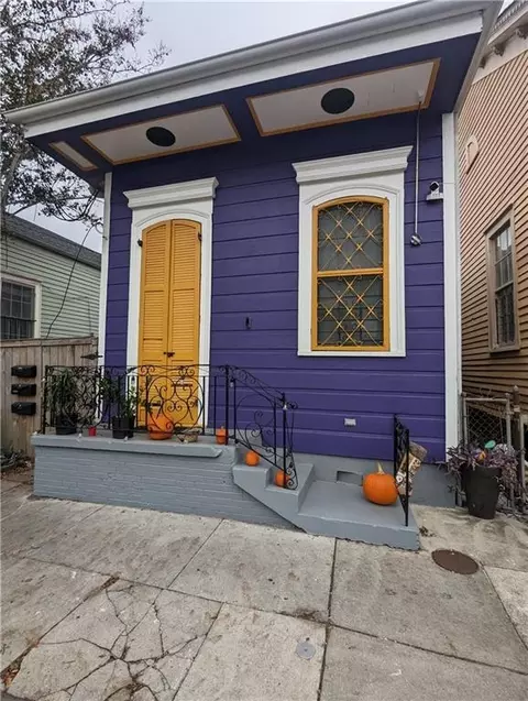 2704 Burgundy St, New Orleans, LA 70117