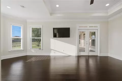 Living - 118 Lac Segnette Dr, Luling, LA 70070 photo 4 of 4