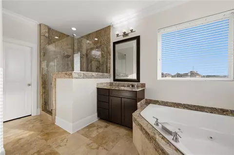 Bath - 118 Lac Segnette Dr, Luling, LA 70070 photo 2 of 5