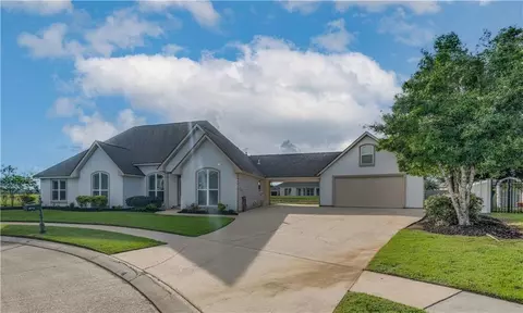 Exterior - 118 Lac Segnette Dr, Luling, LA 70070 photo 2 of 4