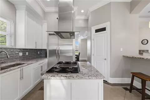 Kitchen - 118 Lac Segnette Dr, Luling, LA 70070 photo 2 of 2
