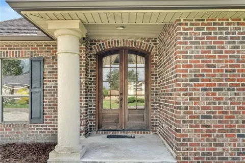 Entry Way - 111 Saint Anthony St, Luling, LA 70070 photo 1 of 3