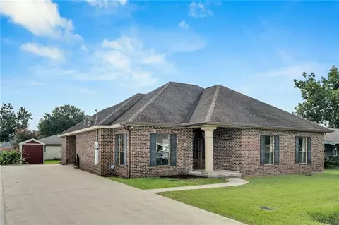 Exterior - 111 Saint Anthony St, Luling, LA 70070 photo 2 of 6