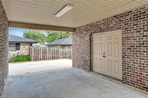 Exterior - 111 Saint Anthony St, Luling, LA 70070 photo 4 of 6