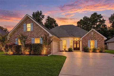 114 Woodthrush Dr, Madisonville, LA 70447