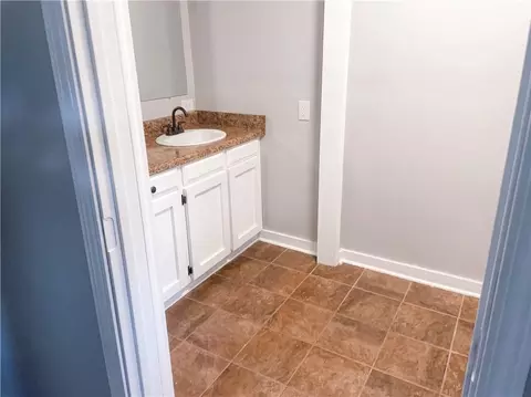 Bath - 1433 Sunset Dr, Slidell, LA 70460 photo 1 of 4
