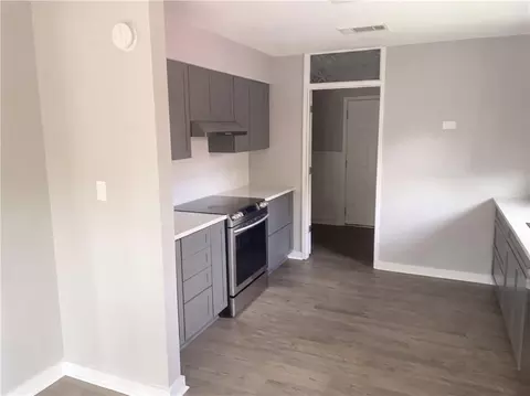 Kitchen - 1433 Sunset Dr, Slidell, LA 70460 photo 2 of 3