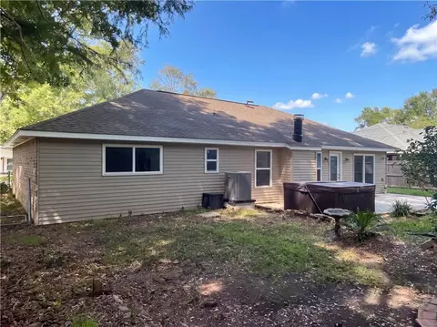 Exterior - 1433 Sunset Dr, Slidell, LA 70460 photo 2 of 7