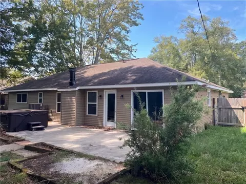 Exterior - 1433 Sunset Dr, Slidell, LA 70460 photo 5 of 7