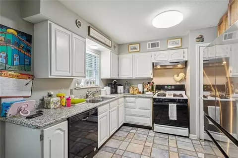 Kitchen - 107-109 Beech St, Covington, LA 70433 photo 1 of 2