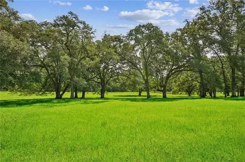 20460 Smith Rd, Covington, LA 70435 photo 2