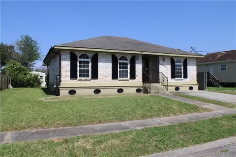 4965 Sandalwood St, New Orleans, LA 70127