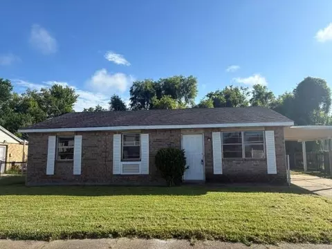 6704 Carver Dr, Marrero, LA 70072