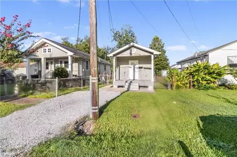 1237 Casa Calvo St, New Orleans, LA 70114