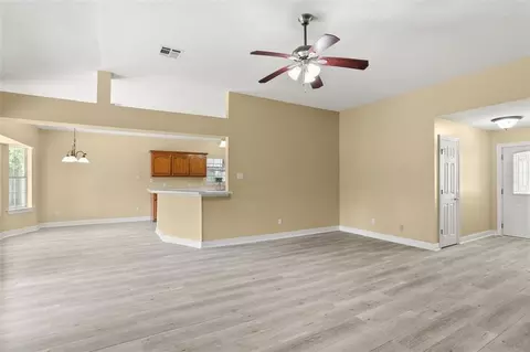 Living - 503 Monsanto Ave, Luling, LA 70070 photo 4 of 7