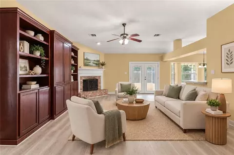 Living - 503 Monsanto Ave, Luling, LA 70070 photo 1 of 7