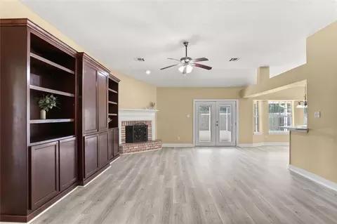 Living - 503 Monsanto Ave, Luling, LA 70070 photo 2 of 7