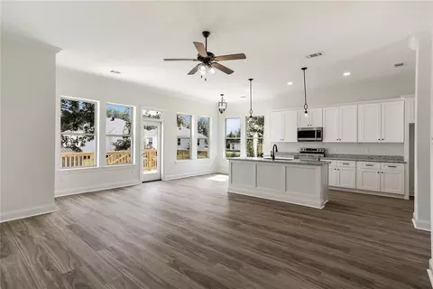 Living - 57438 Beech Ave, Slidell, LA 70461 photo 2 of 3