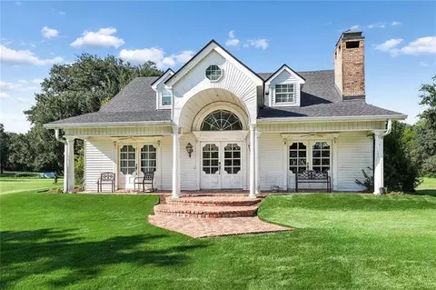 3409 Bayou Rd, Saint Bernard, LA 70085