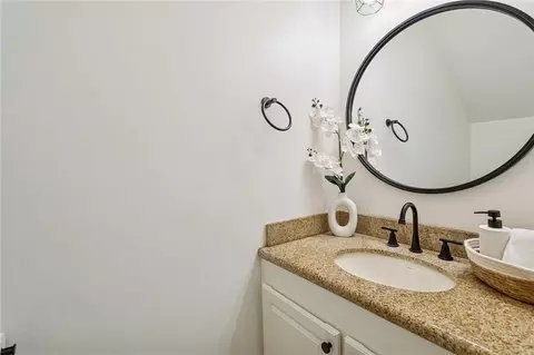 Bath - 4036 Jonathon Ln, Covington, LA 70433 photo 1 of 3
