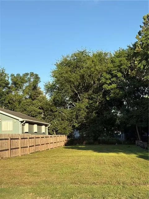 1335 Flood St, New Orleans, LA 70117