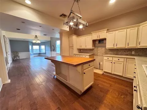 Kitchen - 2596 4th St, Slidell, LA 70458 photo 1 of 3