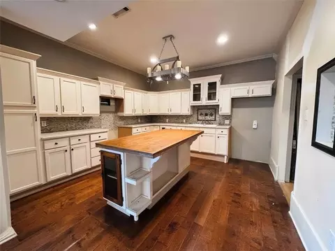 Kitchen - 2596 4th St, Slidell, LA 70458 photo 2 of 3