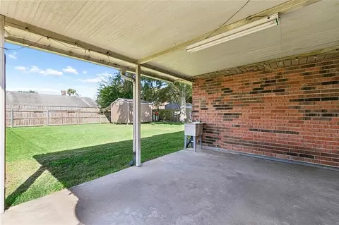 Exterior - 25 Normandy Dr, Kenner, LA 70065 photo 5 of 6