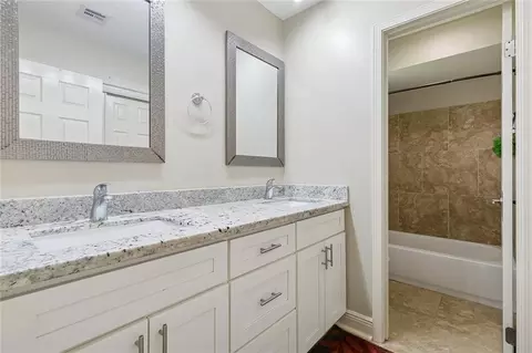 Bath - 25 Normandy Dr, Kenner, LA 70065 photo 1 of 2