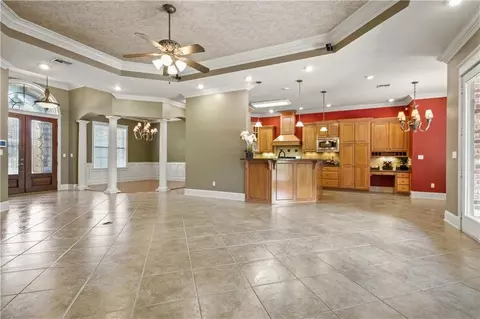 Living - 257 E Augusta Ln, Slidell, LA 70458 photo 3 of 4