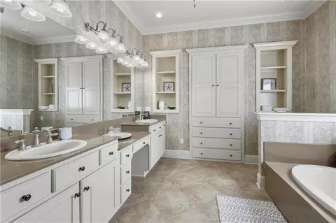 Bath - 257 E Augusta Ln, Slidell, LA 70458 photo 1 of 4