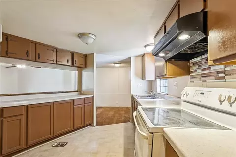 Kitchen - 26232 Tranquility Trl, Lacombe, LA 70445 photo 1 of 2