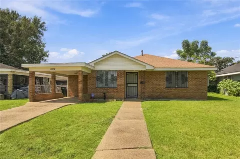 1109 Michael St, New Orleans, LA 70114