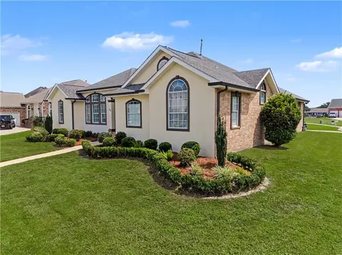 Exterior - 23 Inlet Dr, Slidell, LA 70458 photo 2 of 3