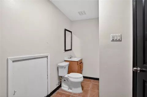 Bath - 45 E Carmack Dr, Chalmette, LA 70043 photo 4 of 5