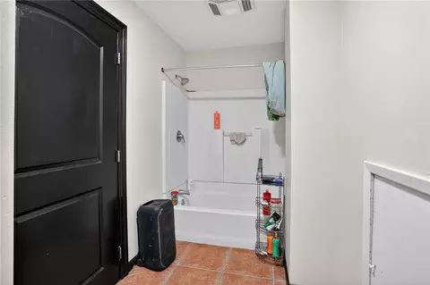 Bath - 45 E Carmack Dr, Chalmette, LA 70043 photo 5 of 5